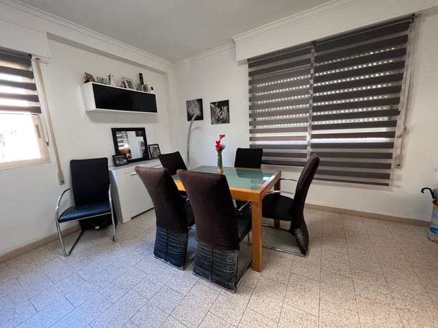 5 chambre Villa/Maison à vendre à Oliva avec garage - 369 000 € (Ref: 8938276)