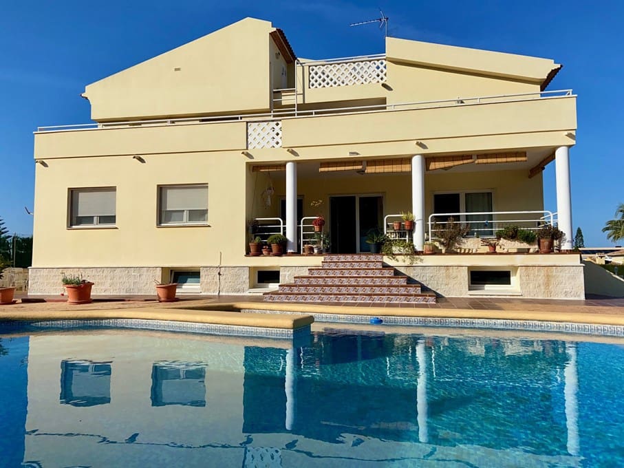 5 sypialnia Willa na sprzedaż w Denia z basenem garażem - 850 000 € (Ref: 8938282)