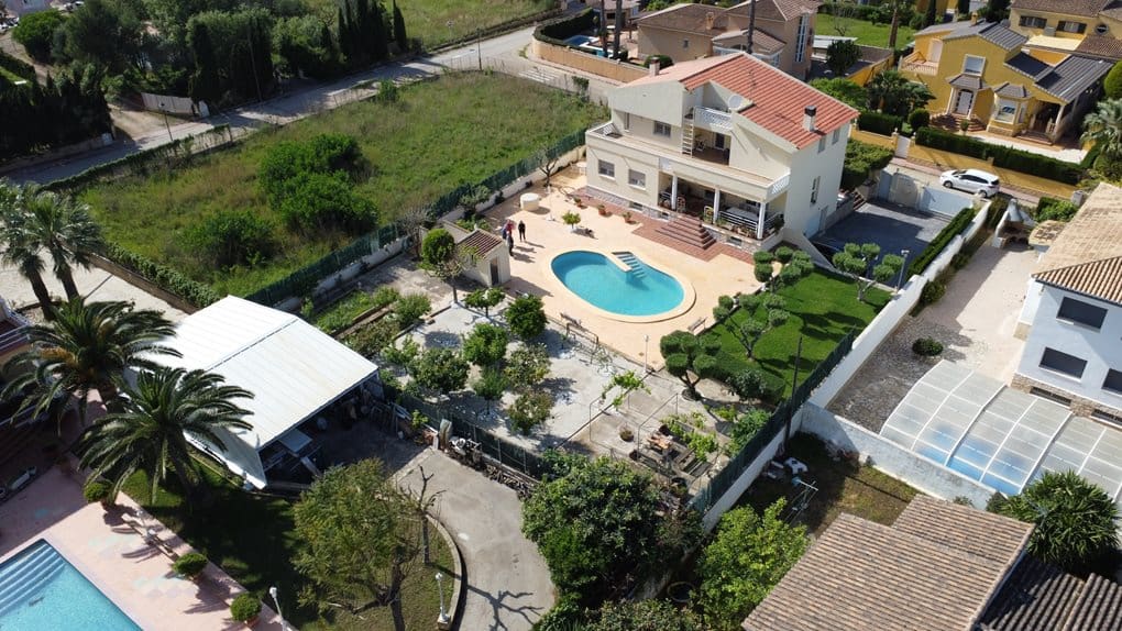 5 sypialnia Willa na sprzedaż w Denia z basenem garażem - 850 000 € (Ref: 8938282)