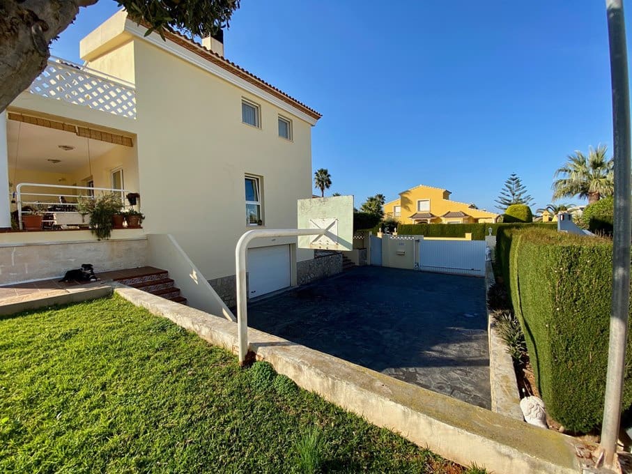 5 sypialnia Willa na sprzedaż w Denia z basenem garażem - 850 000 € (Ref: 8938282)