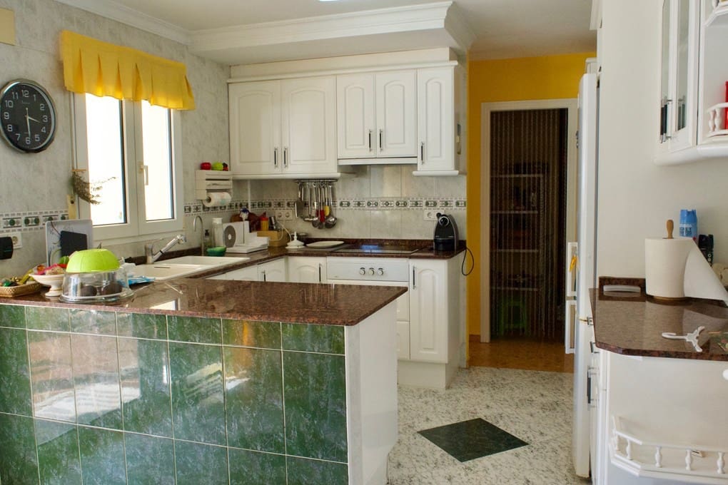 5 sypialnia Willa na sprzedaż w Denia z basenem garażem - 850 000 € (Ref: 8938282)