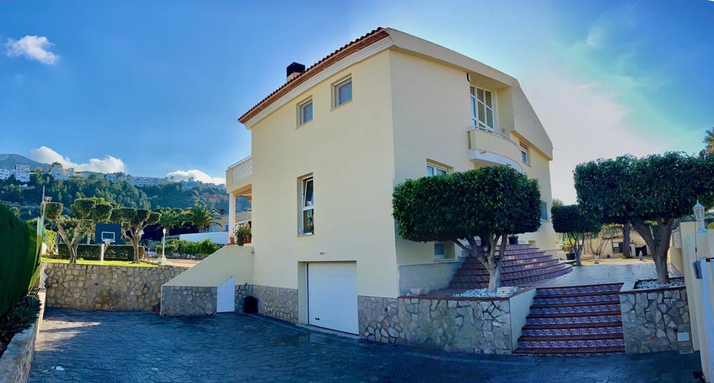 5 sypialnia Willa na sprzedaż w Denia z basenem garażem - 850 000 € (Ref: 8938282)