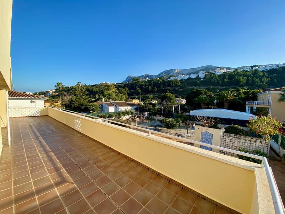 5 sypialnia Willa na sprzedaż w Denia z basenem garażem - 850 000 € (Ref: 8938282)