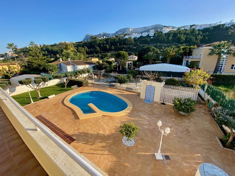 5 sypialnia Willa na sprzedaż w Denia z basenem garażem - 850 000 € (Ref: 8938282)