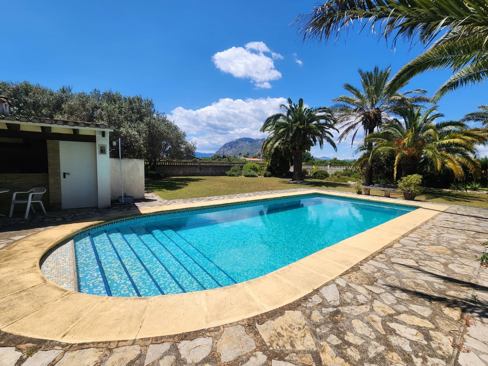5 bedroom Villa for sale in Els Poblets with pool - € 915,000 (Ref: 8998248)