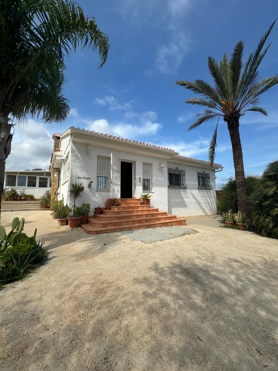 4 soveværelse Finca/Landehus til salg i Denia med swimmingpool garage - € 650.000 (Ref: 9064010)