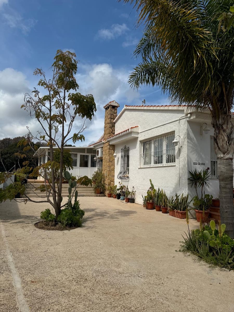 4 soveværelse Finca/Landehus til salg i Denia med swimmingpool garage - € 615.000 (Ref: 9064010)