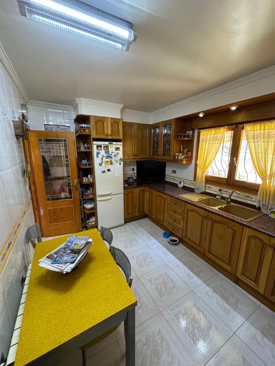 4 soveværelse Villa til salg i Denia med swimmingpool garage - € 580.000 (Ref: 9064012)