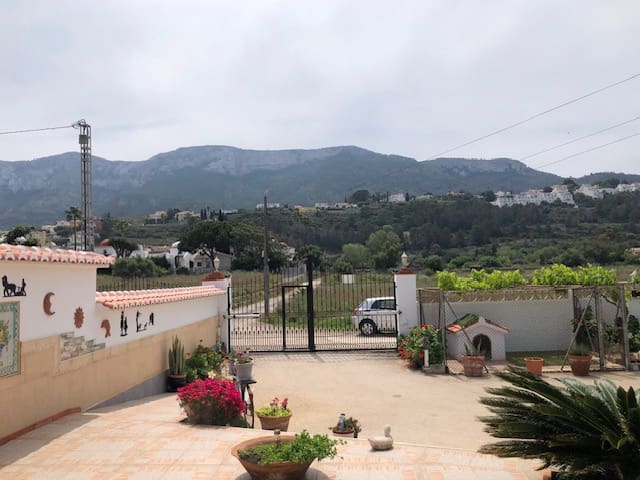 4 soveværelse Villa til salg i Denia med swimmingpool garage - € 580.000 (Ref: 9064012)