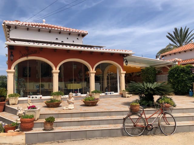 4 slaapkamer Villa te koop in La Pedrera - Vessanes, Dénia met zwembad garage - € 580.000 (Ref: 9064012)