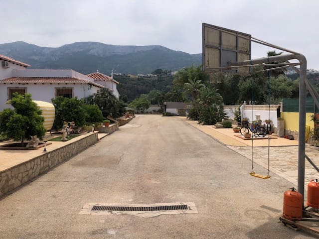 4 soveværelse Villa til salg i Denia med swimmingpool garage - € 580.000 (Ref: 9064012)