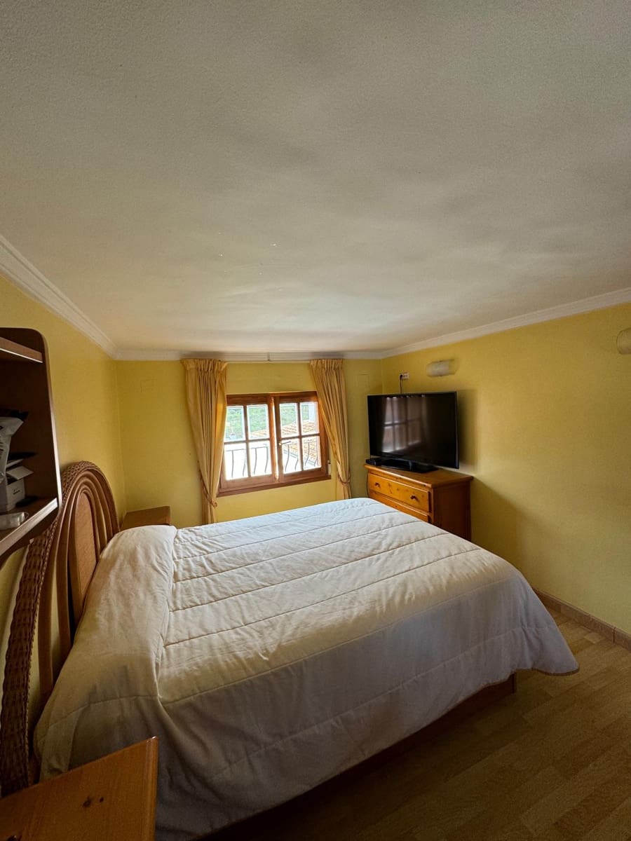 4 soveværelse Villa til salg i Denia med swimmingpool garage - € 580.000 (Ref: 9064012)