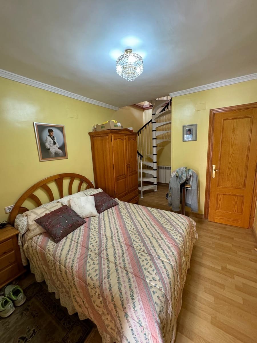 4 soveværelse Villa til salg i Denia med swimmingpool garage - € 580.000 (Ref: 9064012)