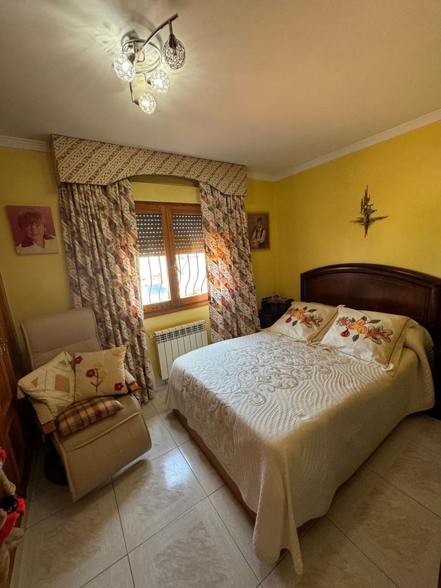 4 soveværelse Villa til salg i Denia med swimmingpool garage - € 580.000 (Ref: 9064012)