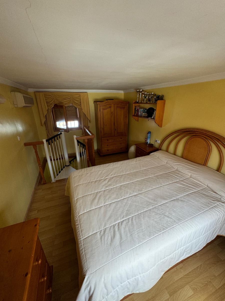 4 soveværelse Villa til salg i Denia med swimmingpool garage - € 580.000 (Ref: 9064012)