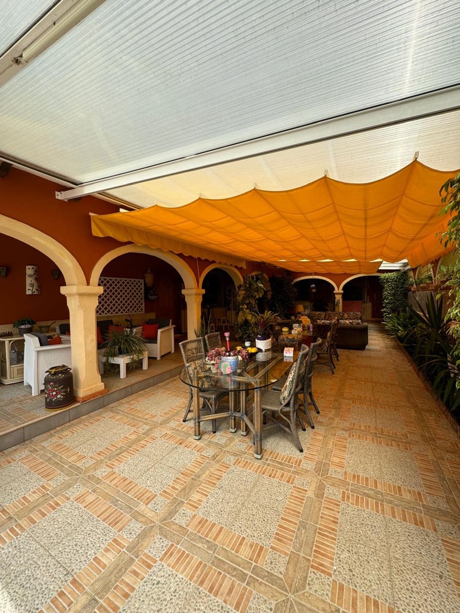 4 soveværelse Villa til salg i Denia med swimmingpool garage - € 580.000 (Ref: 9064012)