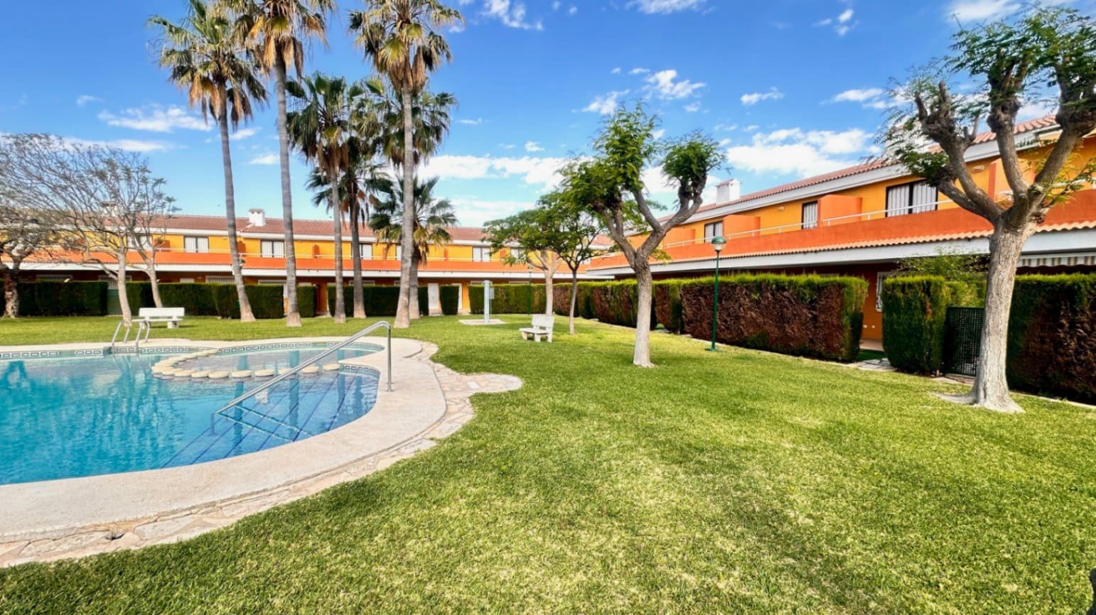 3 quarto Bungalow para venda em Els Poblets com piscina garagem - 250 000 € (Ref: 9123660)