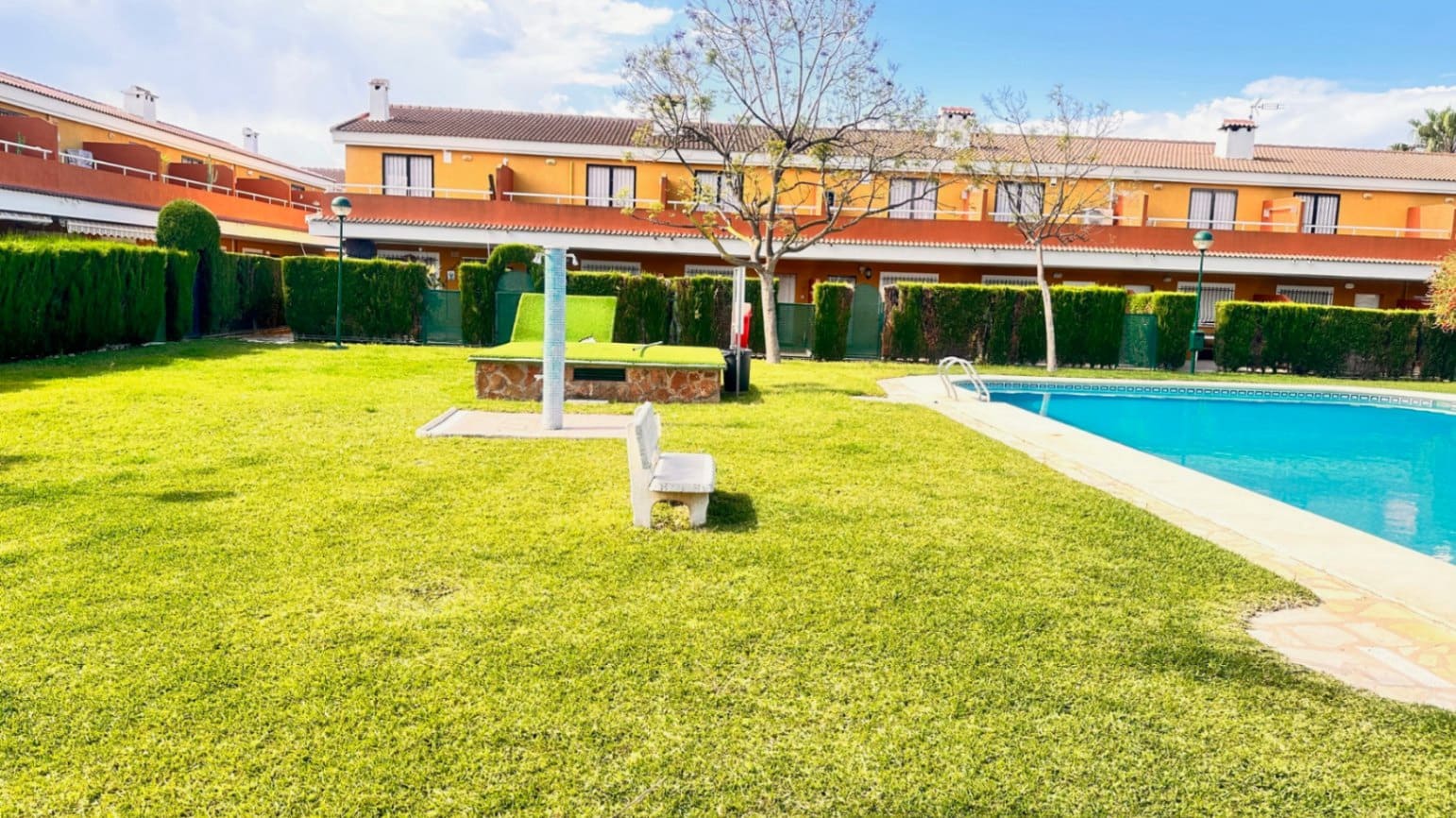 3 quarto Bungalow para venda em Els Poblets com piscina garagem - 250 000 € (Ref: 9123660)