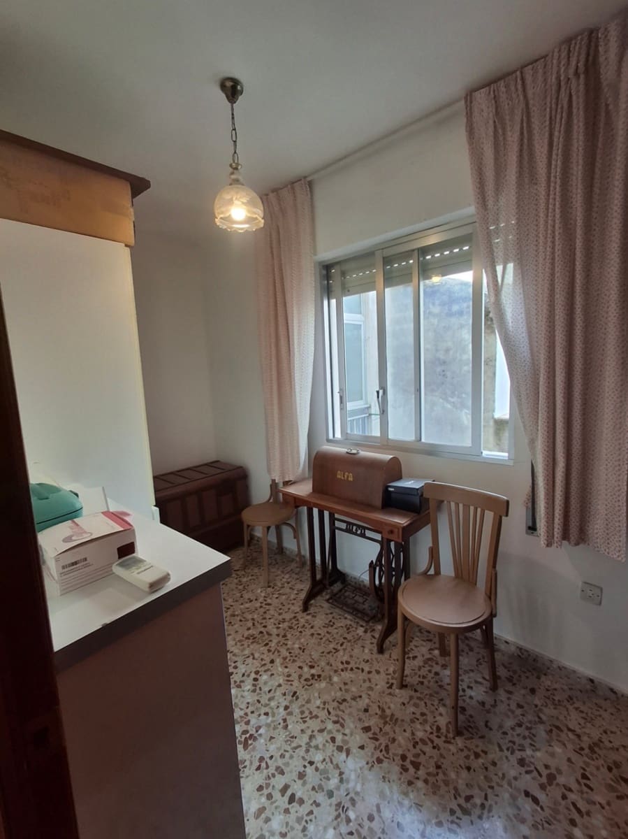 3 soveværelse Byhus til salg i Orba - € 160.000 (Ref: 9133595)