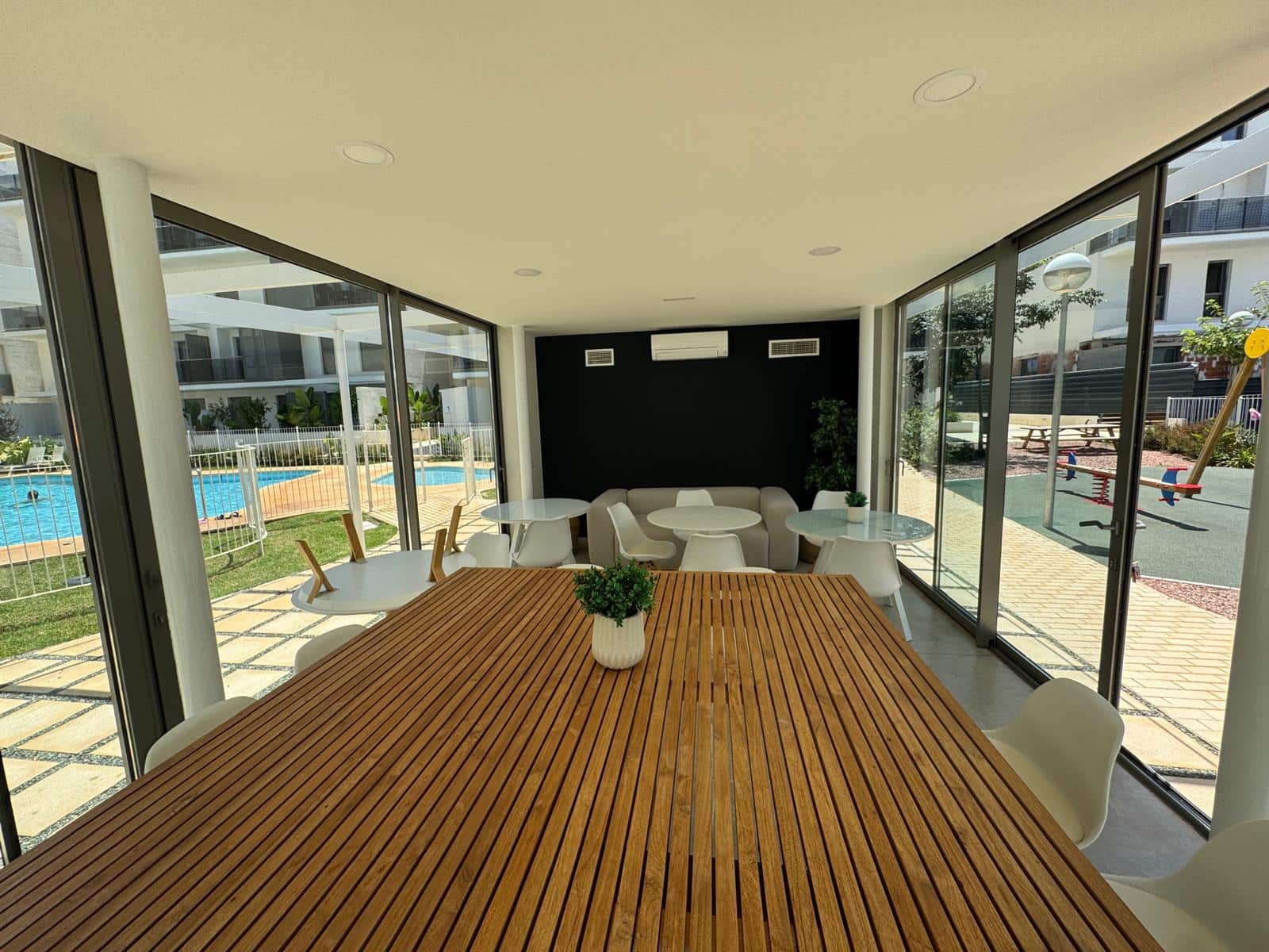 2 slaapkamer Appartement te koop in Denia met garage - € 328.000 (Ref: 9219613)
