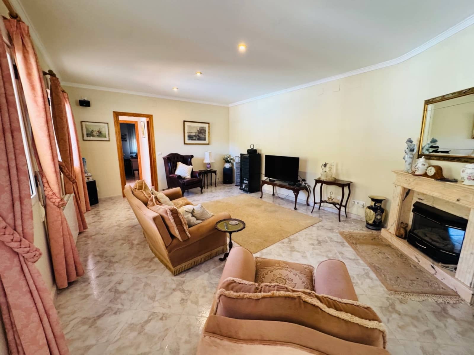 3 soverom Villa til salgs i Orba med garasje - € 650 000 (Ref: 9296206)