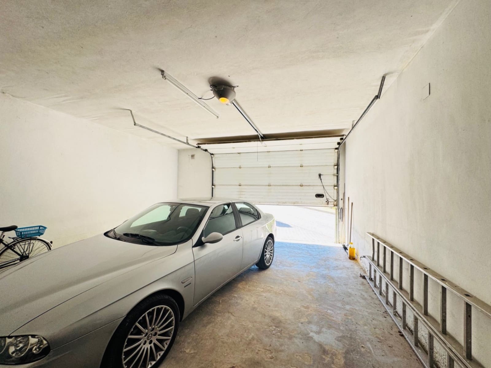 3 soverom Villa til salgs i Orba med garasje - € 650 000 (Ref: 9296206)