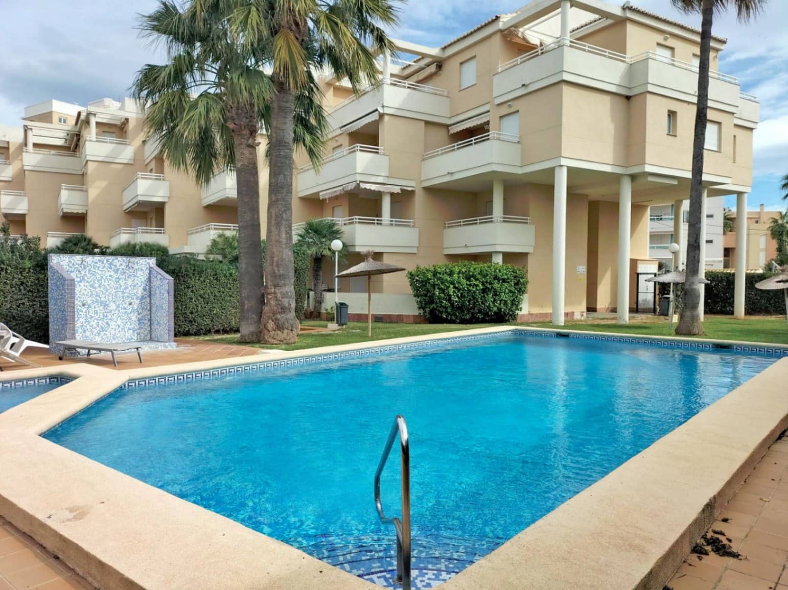 2 bedroom Flat for sale in Denia with pool garage - € 275,000 (Ref: 9296224)