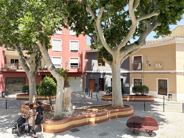 7 bedroom Townhouse for sale in Centro Urbano, Dénia with garage - € 716,000 (Ref: 9312113)