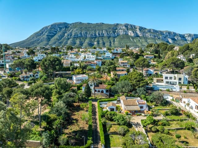 4 Zimmer Villa zu verkaufen in El Montgó, Dénia mit Pool Garage - 1.295.000 € (Ref: 9312123)