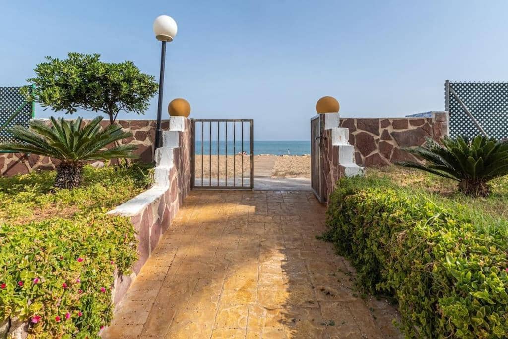 2 soverom Strandleiligheter til salgs i Denia med svømmebasseng garasje - € 285 000 (Ref: 9312127)