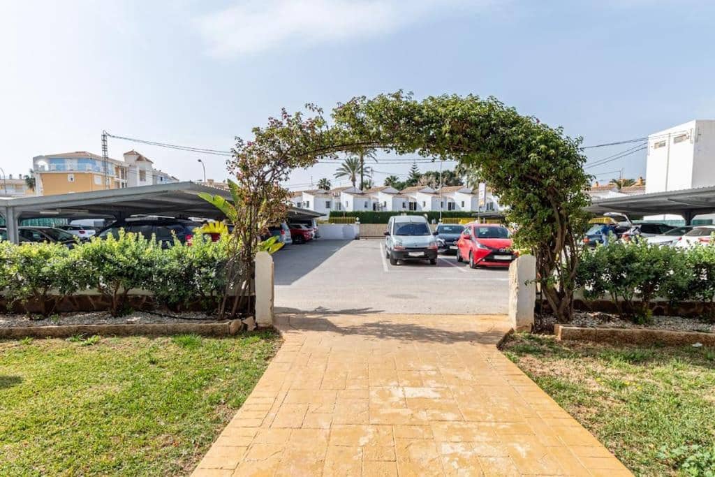 2 soverom Strandleiligheter til salgs i Denia med svømmebasseng garasje - € 285 000 (Ref: 9312127)