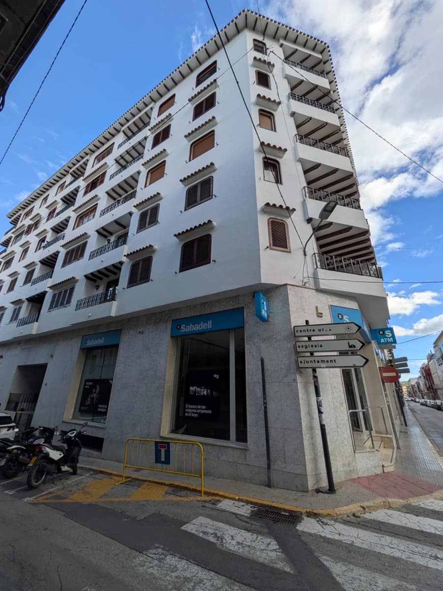 4 bedroom Flat for sale in Pedreguer - € 147,000 (Ref: 9386971)