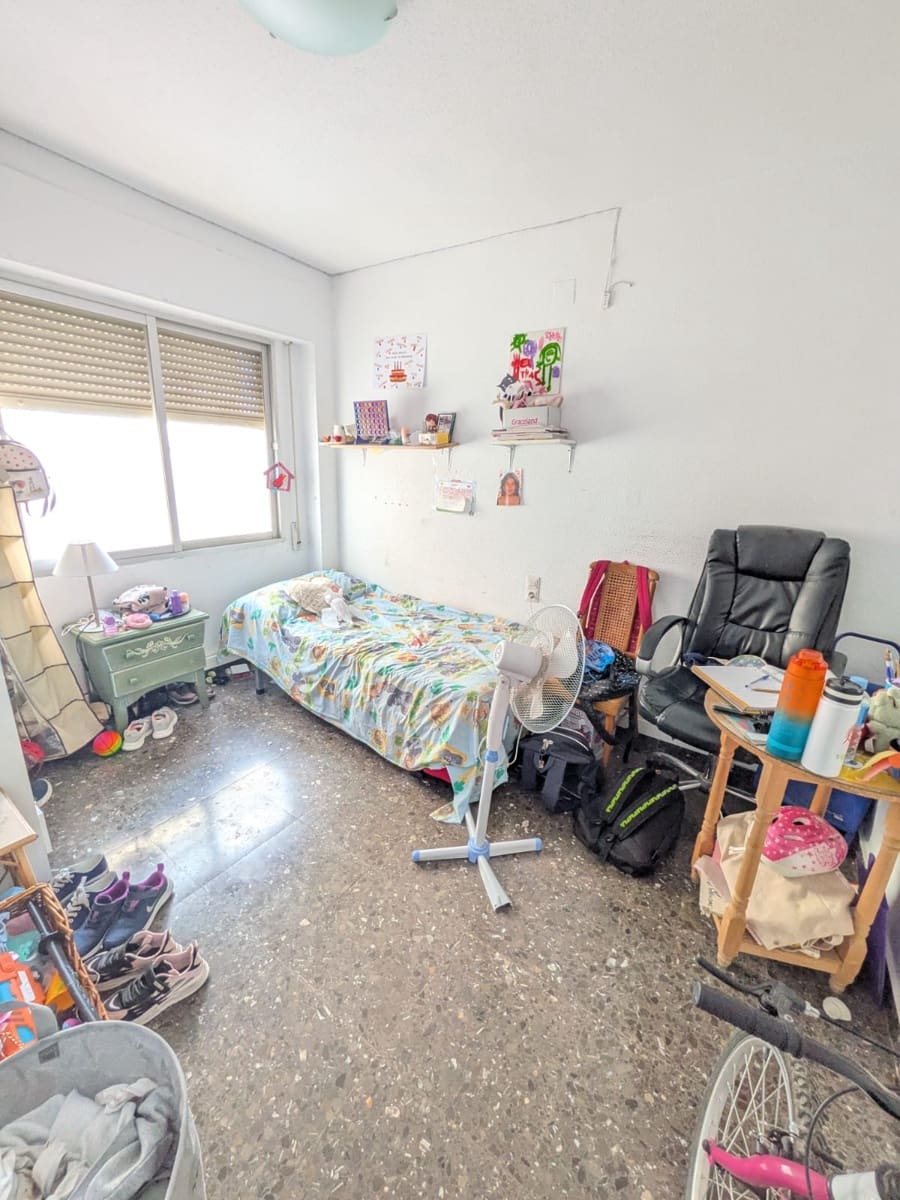 4 bedroom Flat for sale in Pedreguer - € 147,000 (Ref: 9386971)