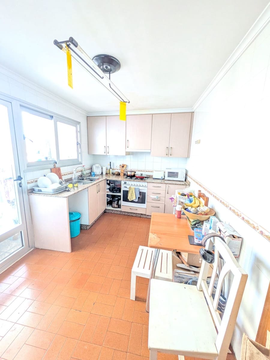 4 bedroom Flat for sale in Pedreguer - € 147,000 (Ref: 9386971)