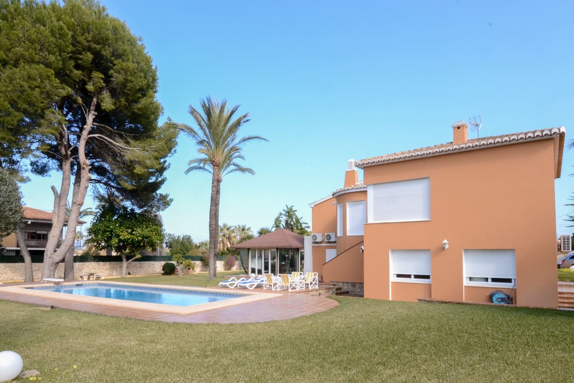 6 Zimmer Villa zu verkaufen in Denia mit Pool Garage - 1.250.000 € (Ref: 9386974)