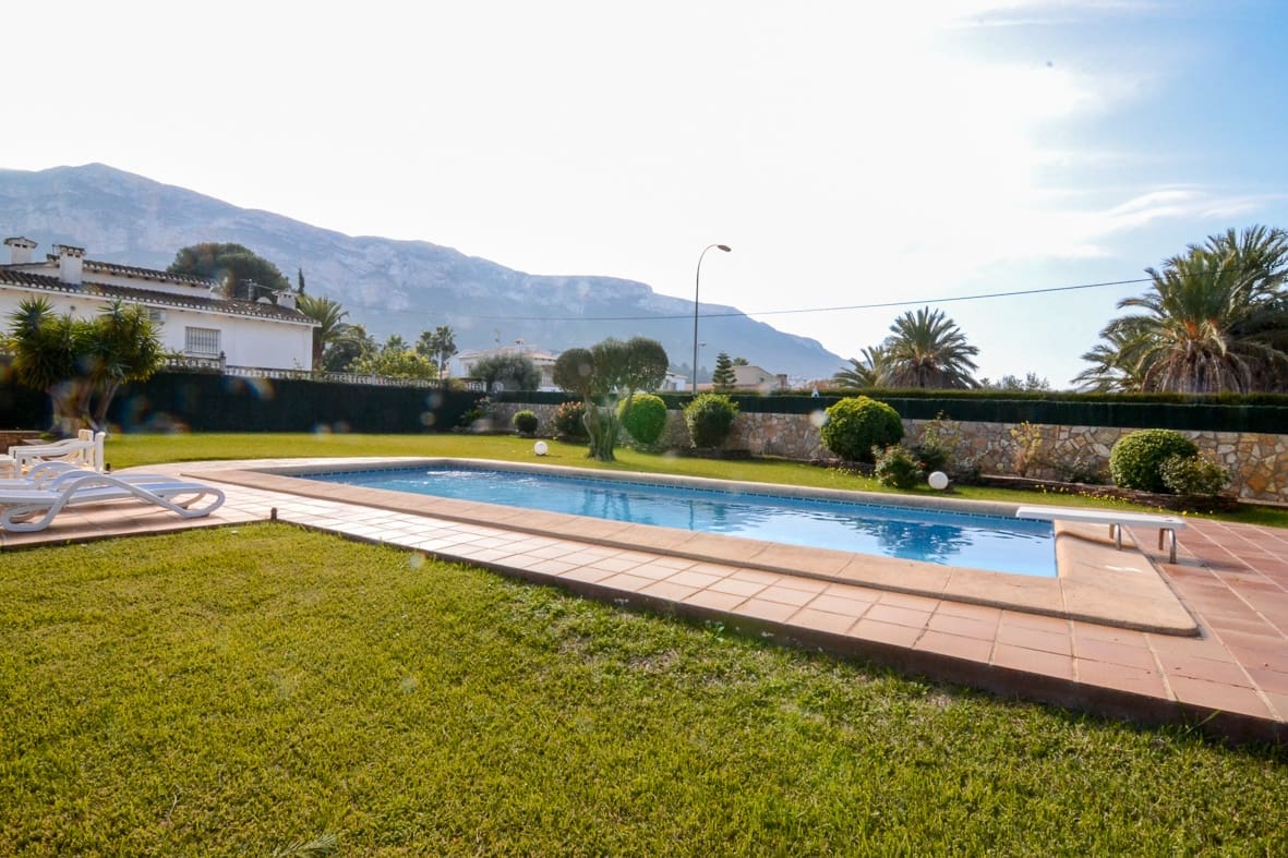6 Zimmer Villa zu verkaufen in Denia mit Pool Garage - 1.250.000 € (Ref: 9386974)