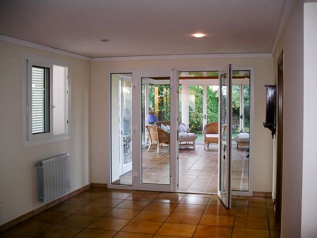 6 Zimmer Villa zu verkaufen in El Montgó, Dénia mit Pool Garage - 1.250.000 € (Ref: 9386974)