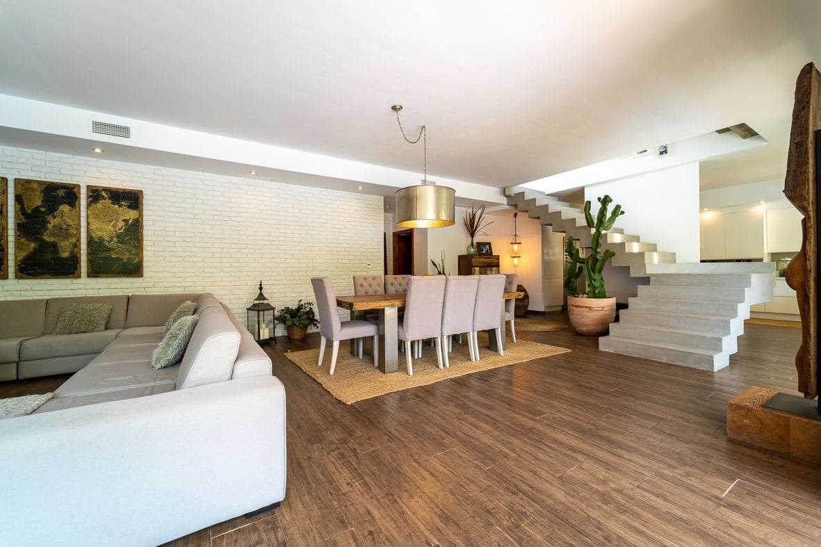 4 sypialnia Willa na sprzedaż w Denia z basenem garażem - 1 370 000 € (Ref: 9386975)