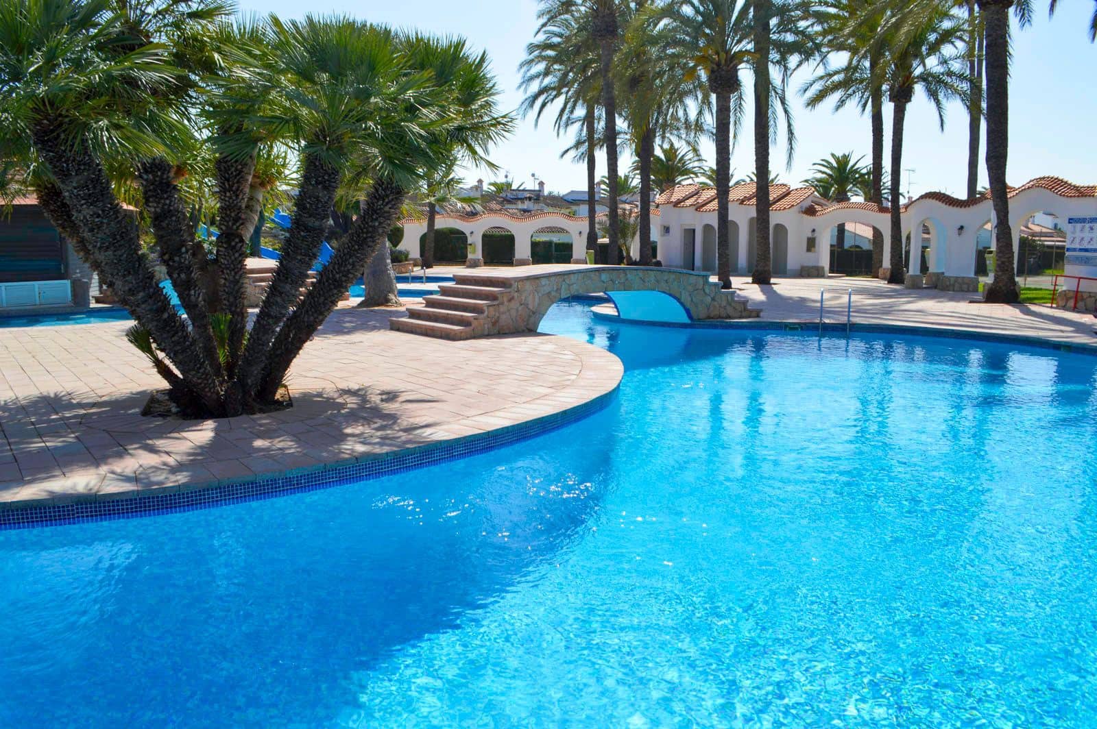 1 makuuhuone Ranta-asunto myytävänä paikassa Denia mukana uima-altaan 
autotalli - 181 000 € (Ref: 9386979)