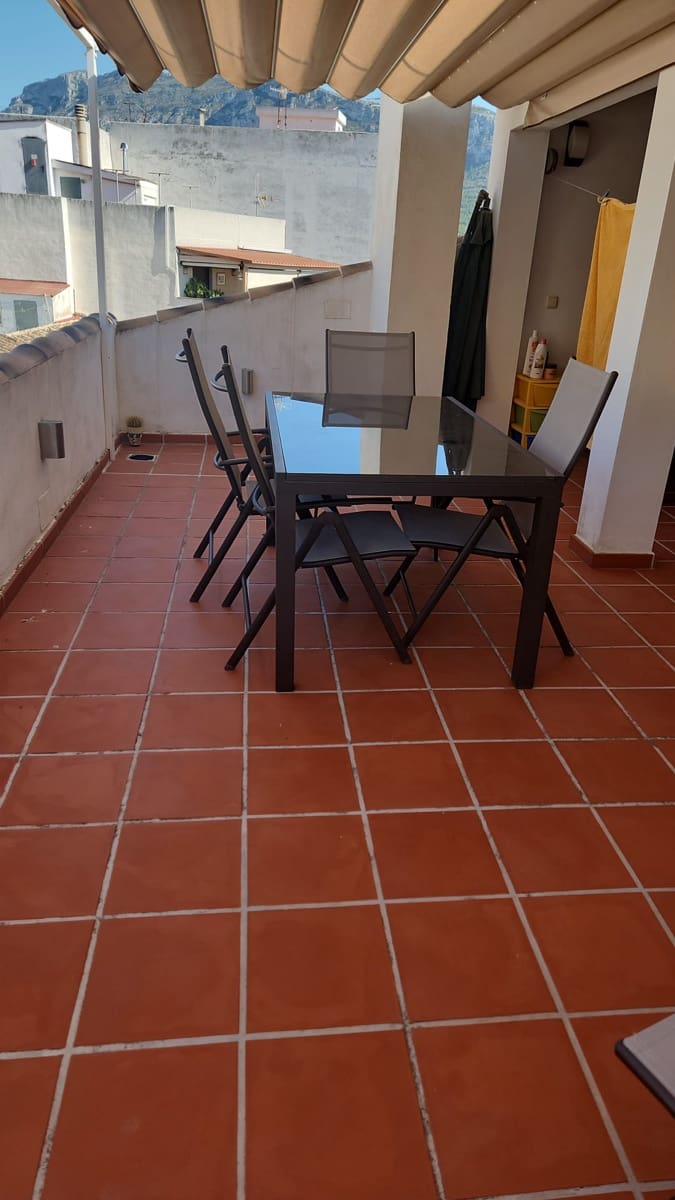 2 soveværelse Byhus til leje i Denia - € 825 (Ref: 9400129)