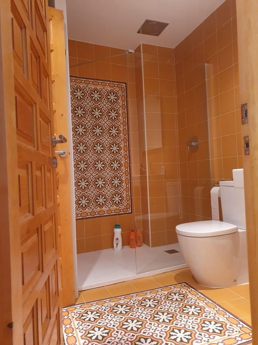 2 soveværelse Byhus til leje i Denia - € 825 (Ref: 9400129)