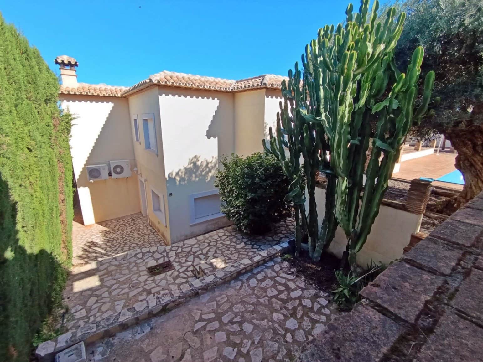 4 quarto Moradia para venda em Denia com piscina garagem - 750 000 € (Ref: 9400130)