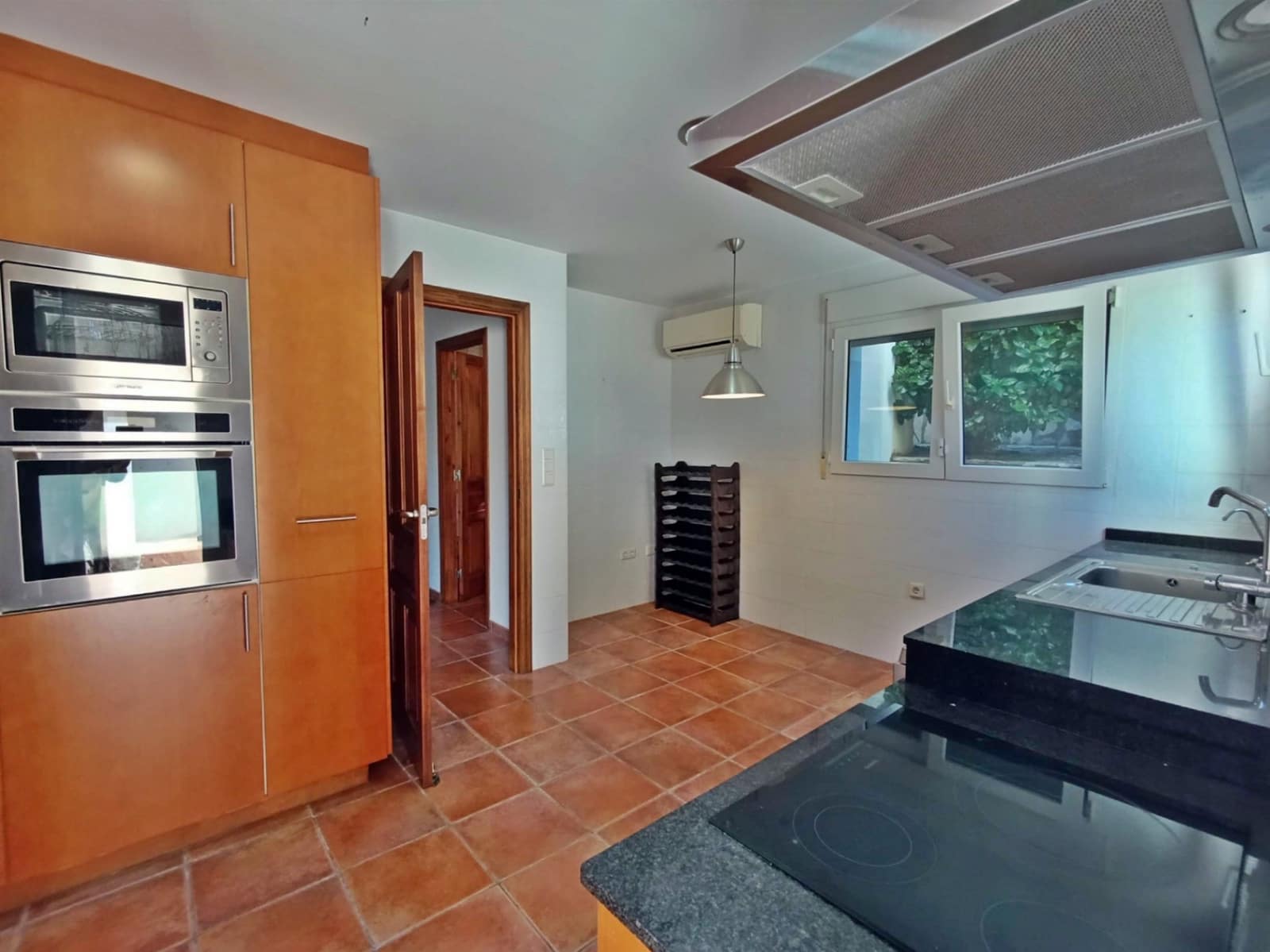 4 quarto Moradia para venda em Denia com piscina garagem - 750 000 € (Ref: 9400130)