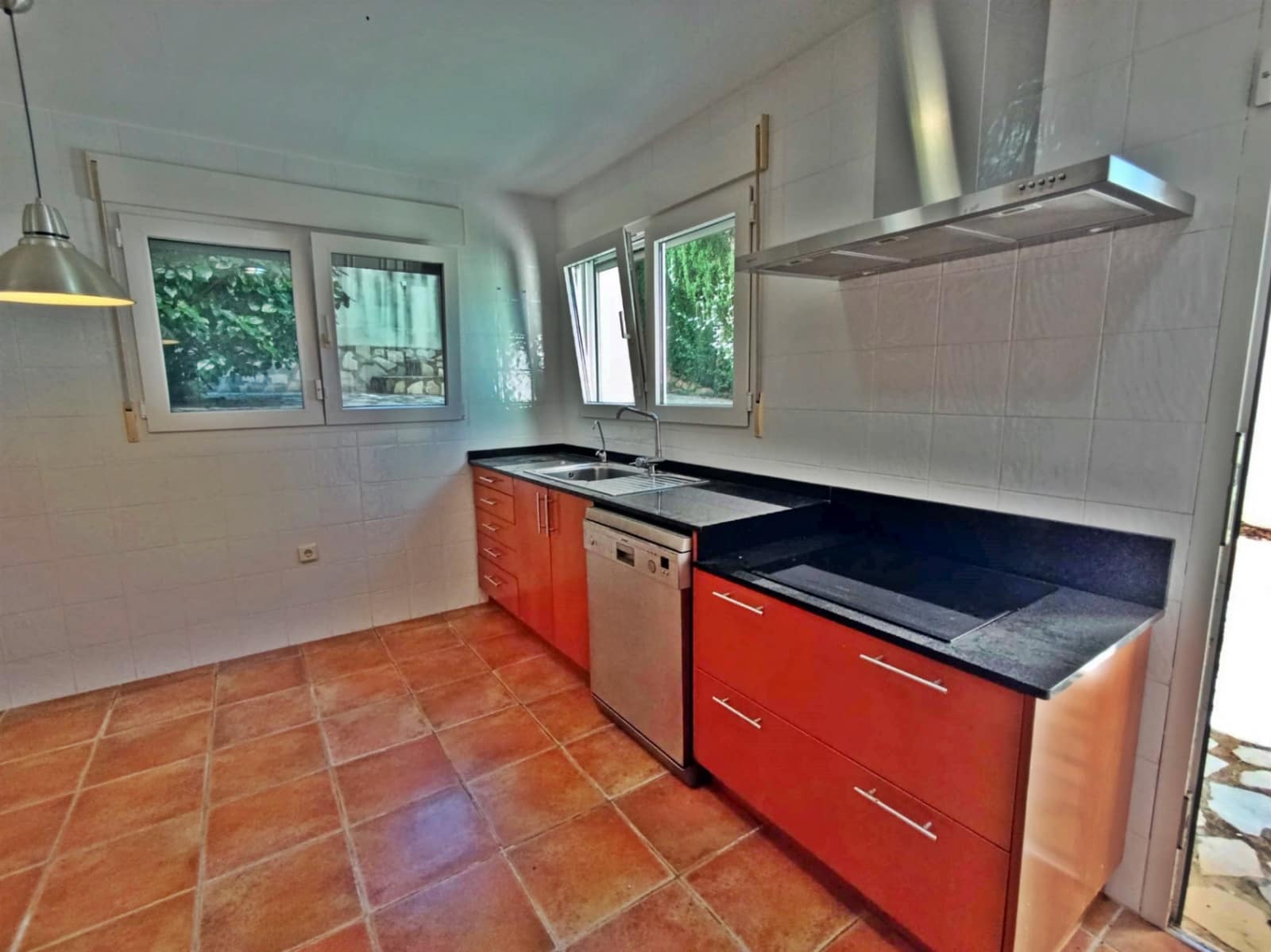 4 quarto Moradia para venda em Denia com piscina garagem - 750 000 € (Ref: 9400130)
