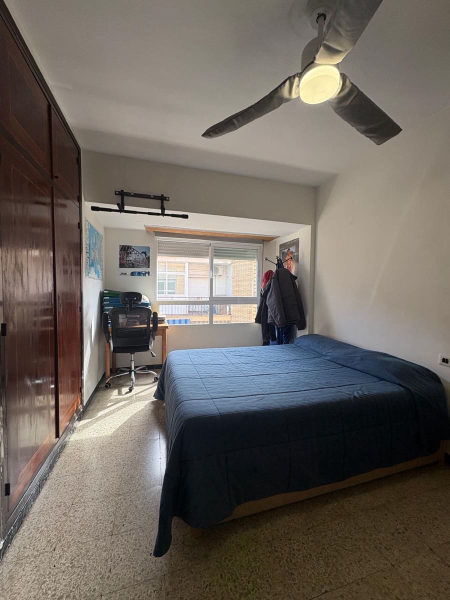 Piso de 4 habitaciones en Dénia en venta - 265.000 € (Ref: 9400131)