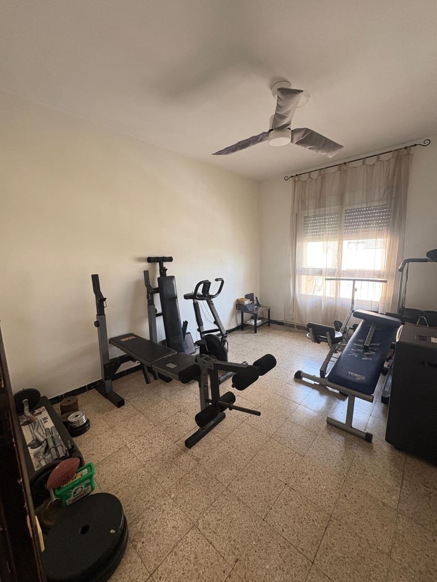 Piso de 4 habitaciones en Dénia en venta - 265.000 € (Ref: 9400131)