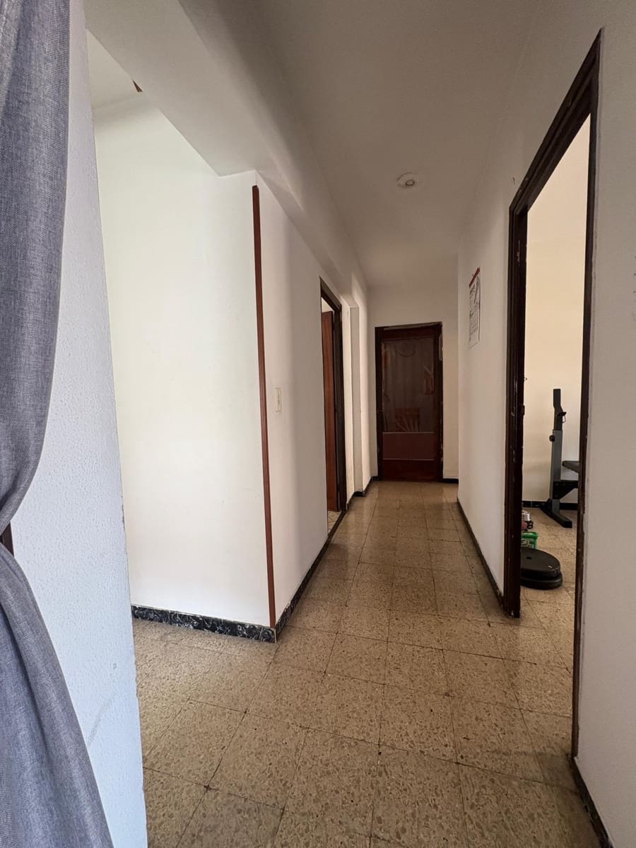 Piso de 4 habitaciones en Dénia en venta - 265.000 € (Ref: 9400131)