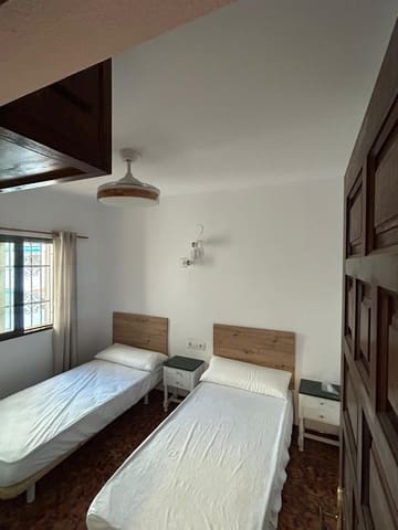 2 soveværelse Lejlighed til leje i Centro Urbano, Dénia med swimmingpool garage - € 800 (Ref: 9400246)