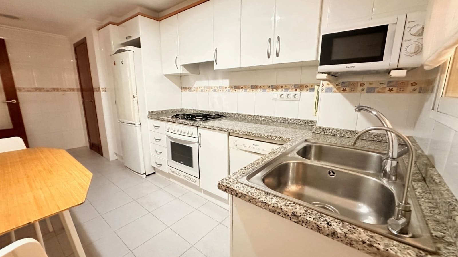 3 soveværelse Lejlighed til salg i Denia med garage - € 250.000 (Ref: 9432506)