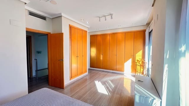 3 quarto Penthouse para venda em Centro Urbano, Dénia com piscina garagem - 550 000 € (Ref: 9523284)